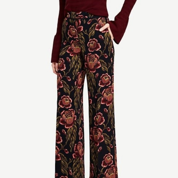 Ann Taylor Pants - Ann Taylor crepe floral pants